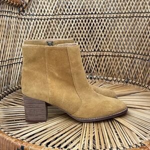 EUC Madewell Tan Suede Ankle Boots